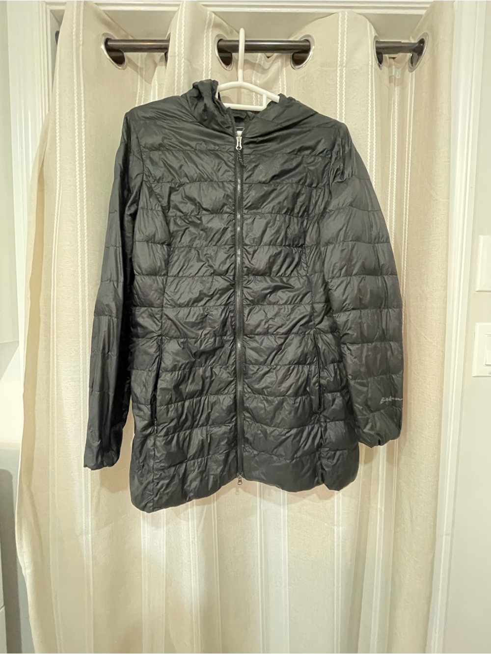 Black Hooded Puffer Jacket - Women